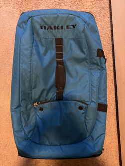 Oakley Suitcase/Roller Bag