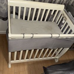 Baby Mini Crib 