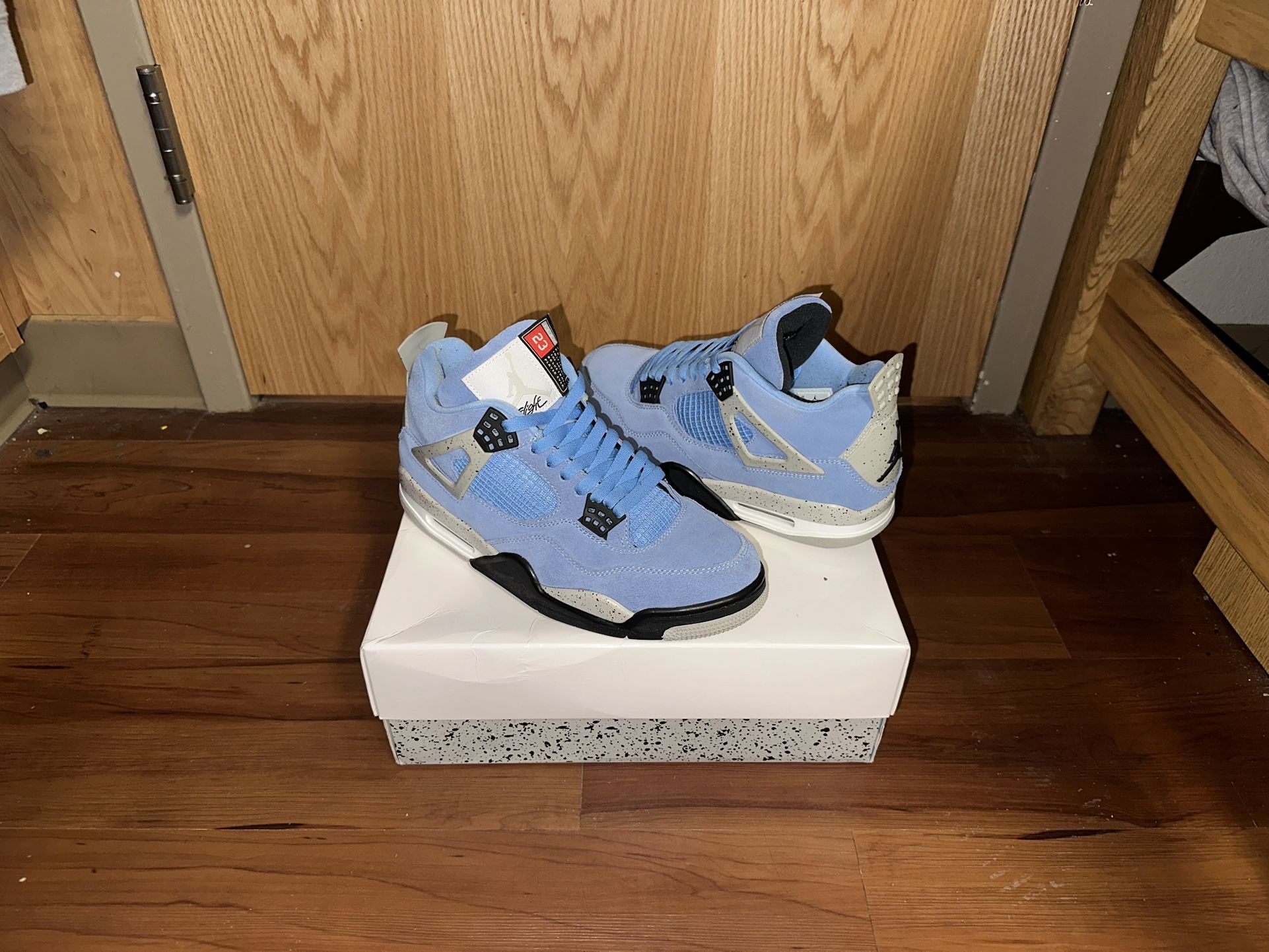 Air Jordan 4 Retro