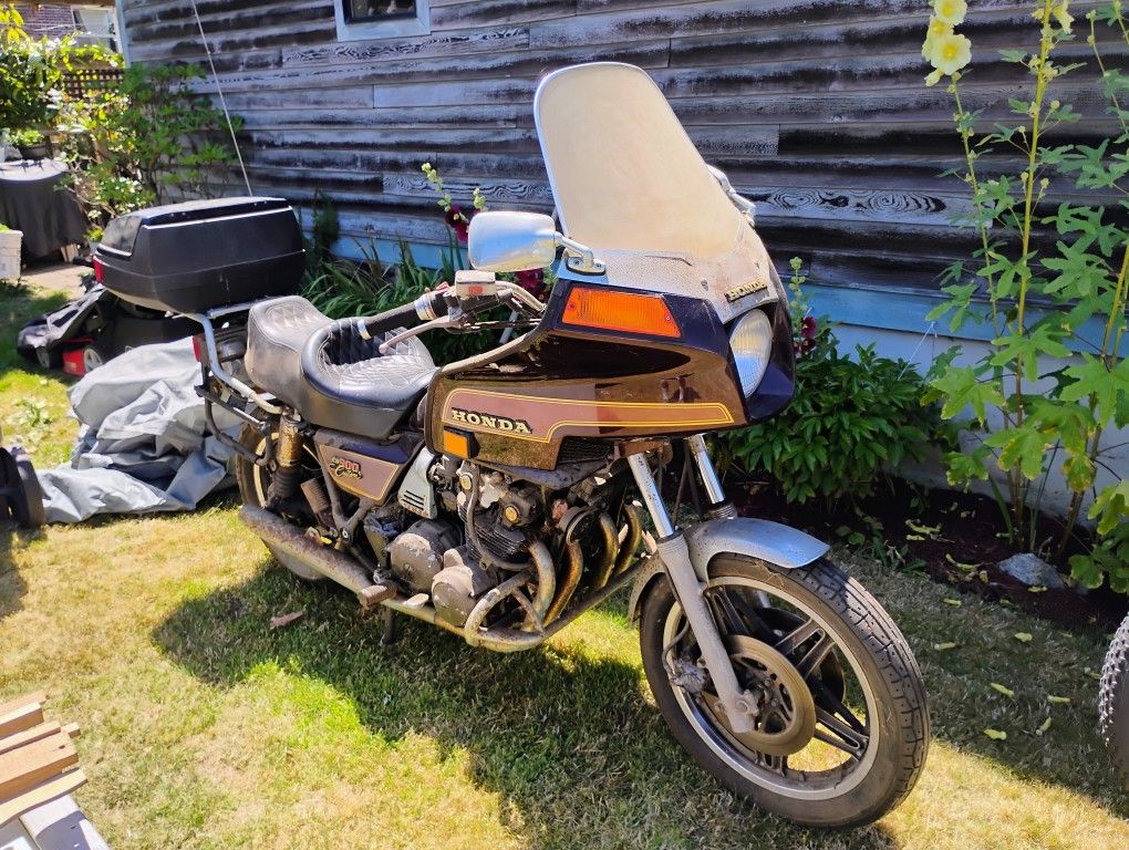 Honda 900CB Custom