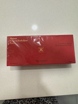 Perfume nuevo en su caja set de 4 perfume BACCARAT