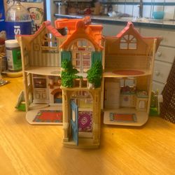 Mattel 2000 Fisher Price Loving Family Sweet Streets Country Cottage 