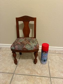 Doll chair