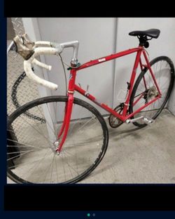 Specialized Sirrus Rode Bicycle Vintage Size Large Wheels 700cc 