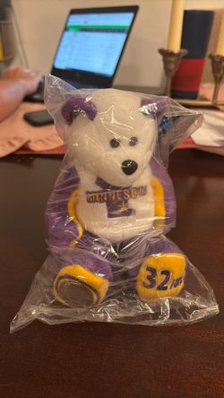Minnesota #32 Collectible Plush Bear