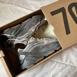 Yeezy boost 700