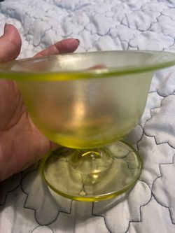 STUNNING VINTAGE YELLOW/VASELINE/URANIUM STRETCH GLASS