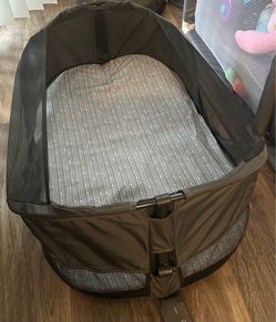 Munchkin bassinet