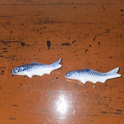 2  Piece Porcelain Blue/White Fish Chopstick Holder/Rest 