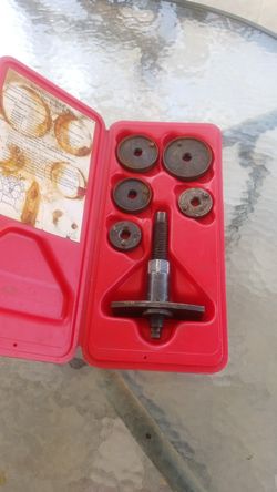 Universal disk brake clip