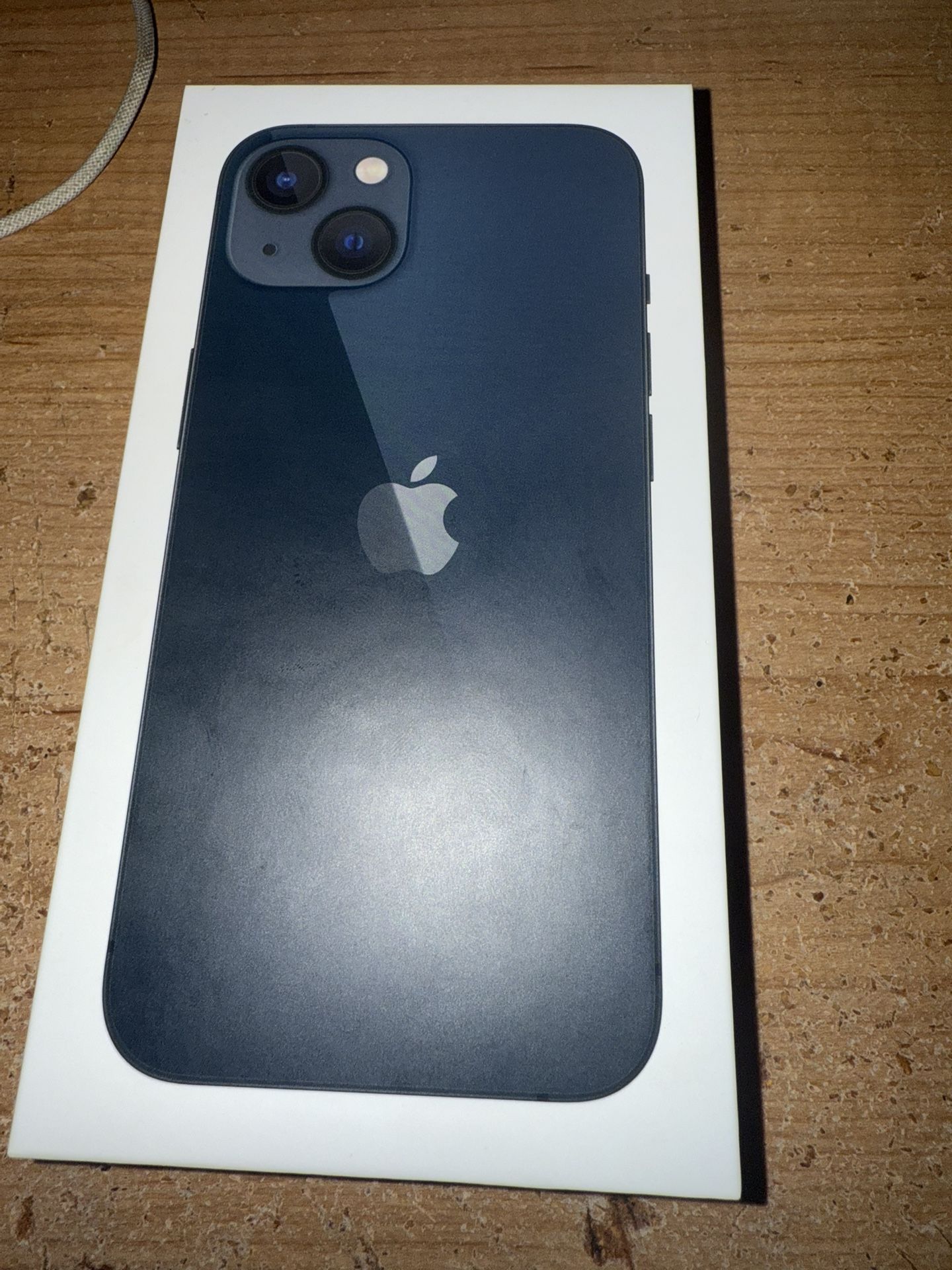 Apple iPhone 13