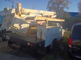 Bucket truck