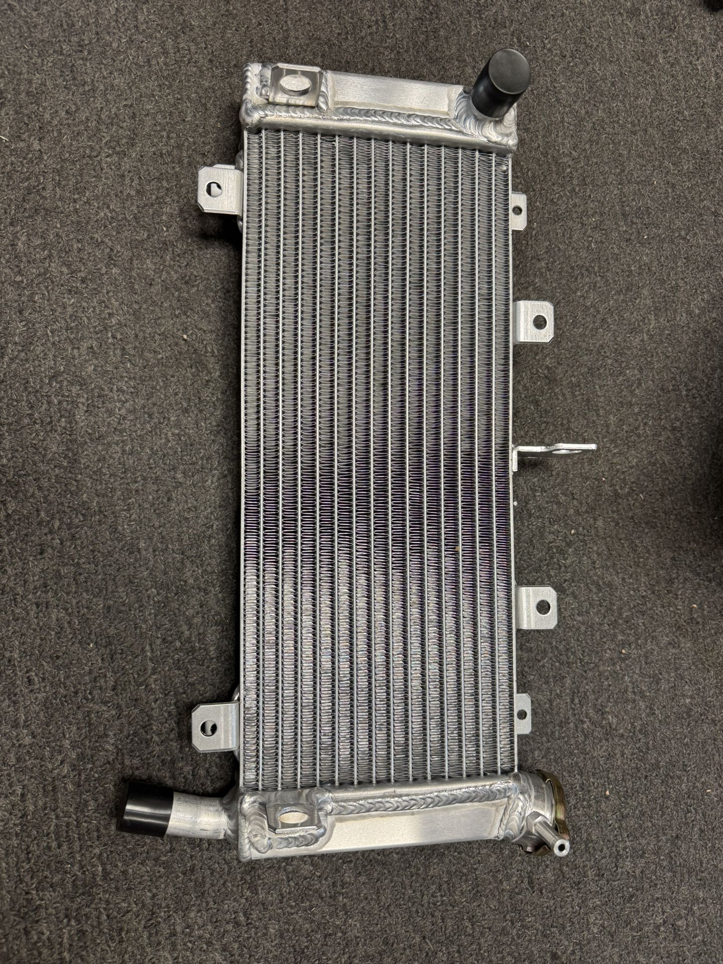 Universal Aluminum Racing Radiator – Full Welded, High Efficiency Cooling