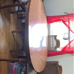 Antique Kitchen Table / Pull Out Leaf 