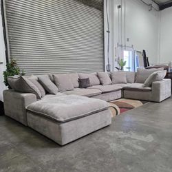 🚚Sereen 6 Piece Cloud Sectional(Delivery Available)
