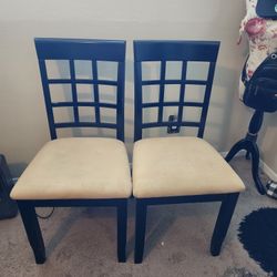 2 Sillas  de madera  Negro Y Beige 