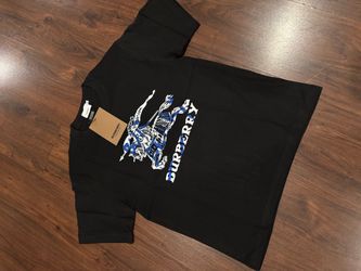 Burberry t shirt