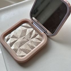 Elessy illuminating highlighter