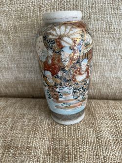 Satsuma Antique vase 6” x 3”