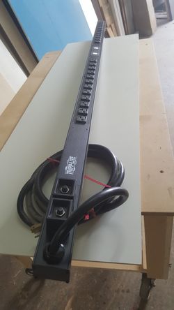 Tripp Lite Vertical PDU Metered 120V 30A 5-15/20R 24 Outlet L5-30P Vertical 0URM Rackmount PDU - 2.9 kW