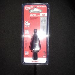 There Is 9 Milwaukee Drill Bit Heads I Will Take Half Price Nothing Less.... 6 Big Ones Are 80 And 3 Little Ones Are 60.