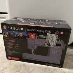 Sewing machine.Singer6700c Heavy Duty