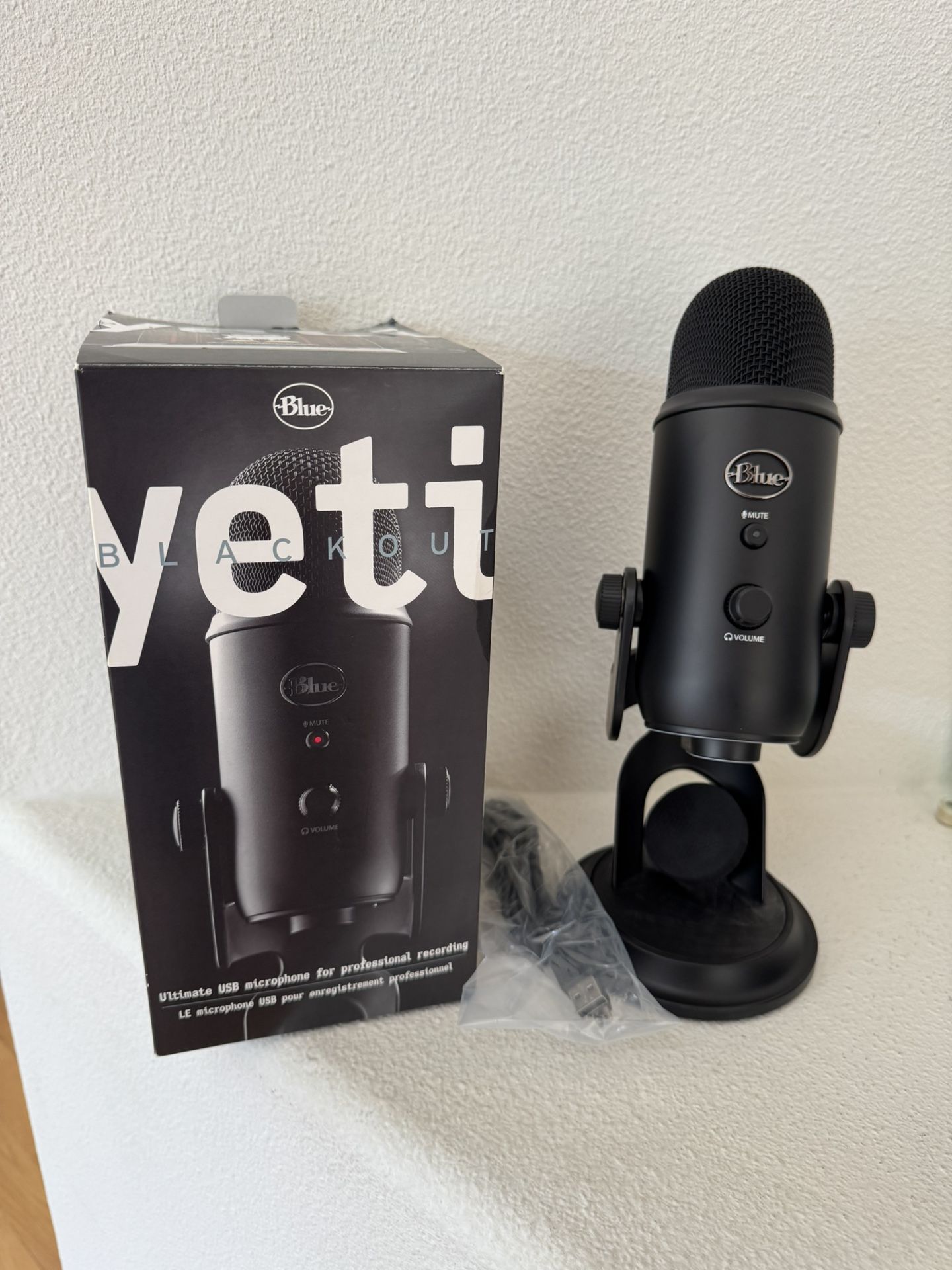 Blue Yeti Professional Multi-Pattern USB Condenser Podcast Microphone