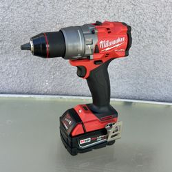 Milwaukee M18 Fuel Brushless 1/2” Hammer Drill w/ 5.0Ah Battery/ NEW