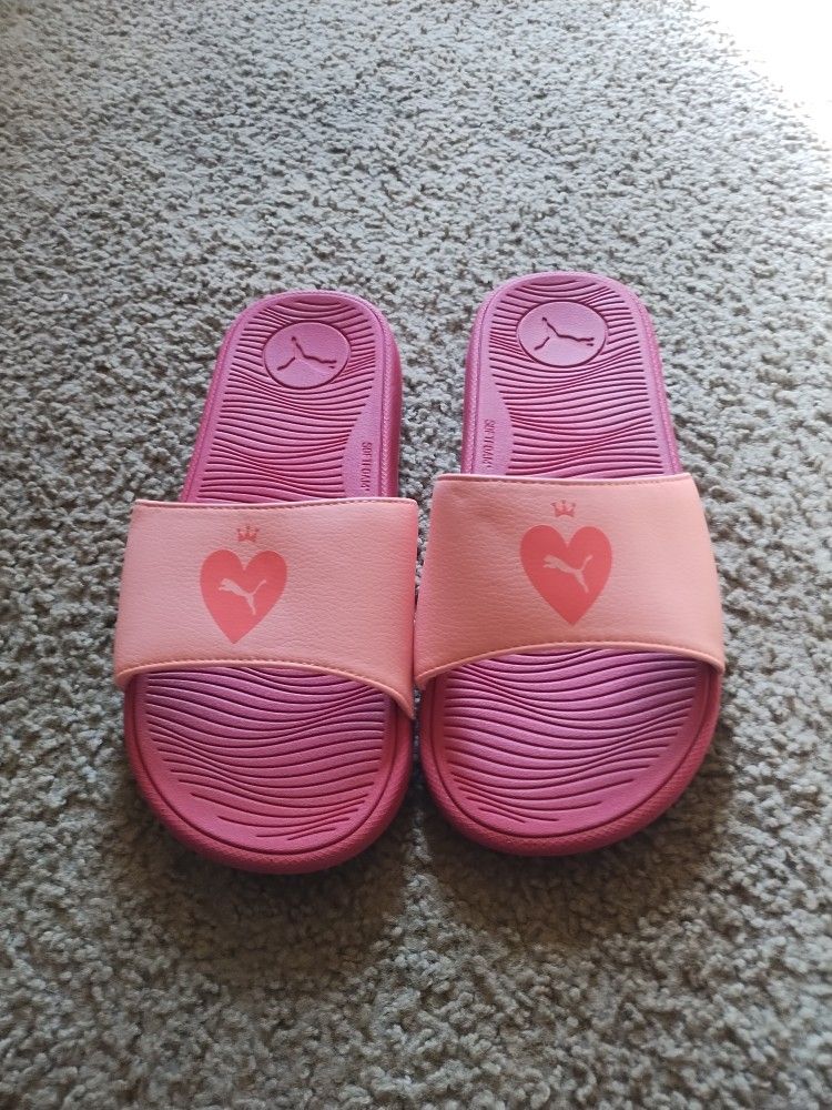 Women's Size 9 Soft Foam Slides Pick Up In Florence KY