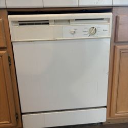 Whirlpool White Dishwasher 