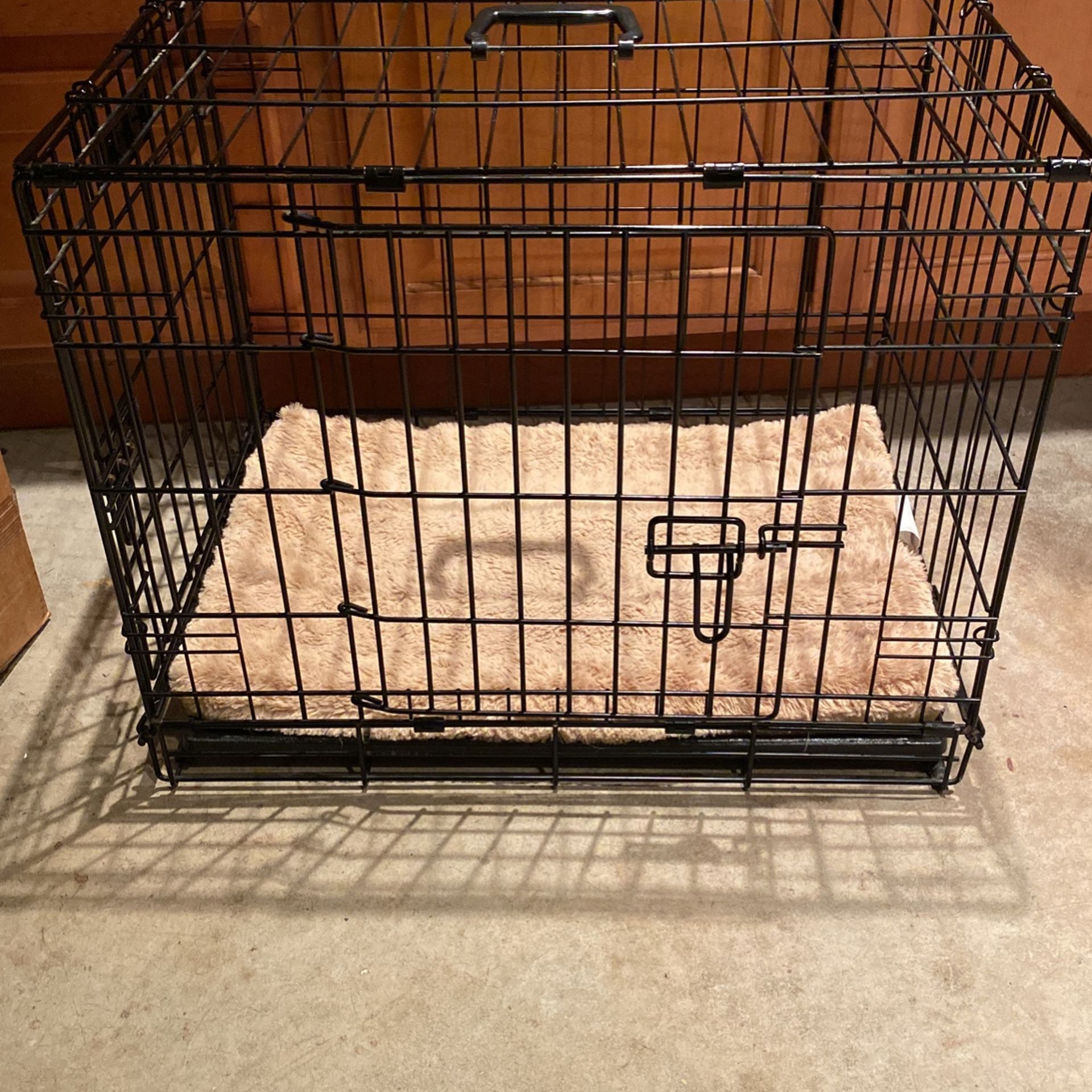 Medium Size Dog Crate 