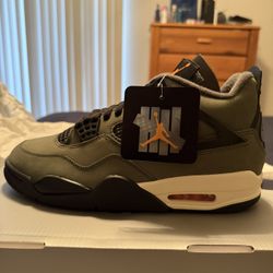 Air Jordan 4 Undefeated Size 8.5