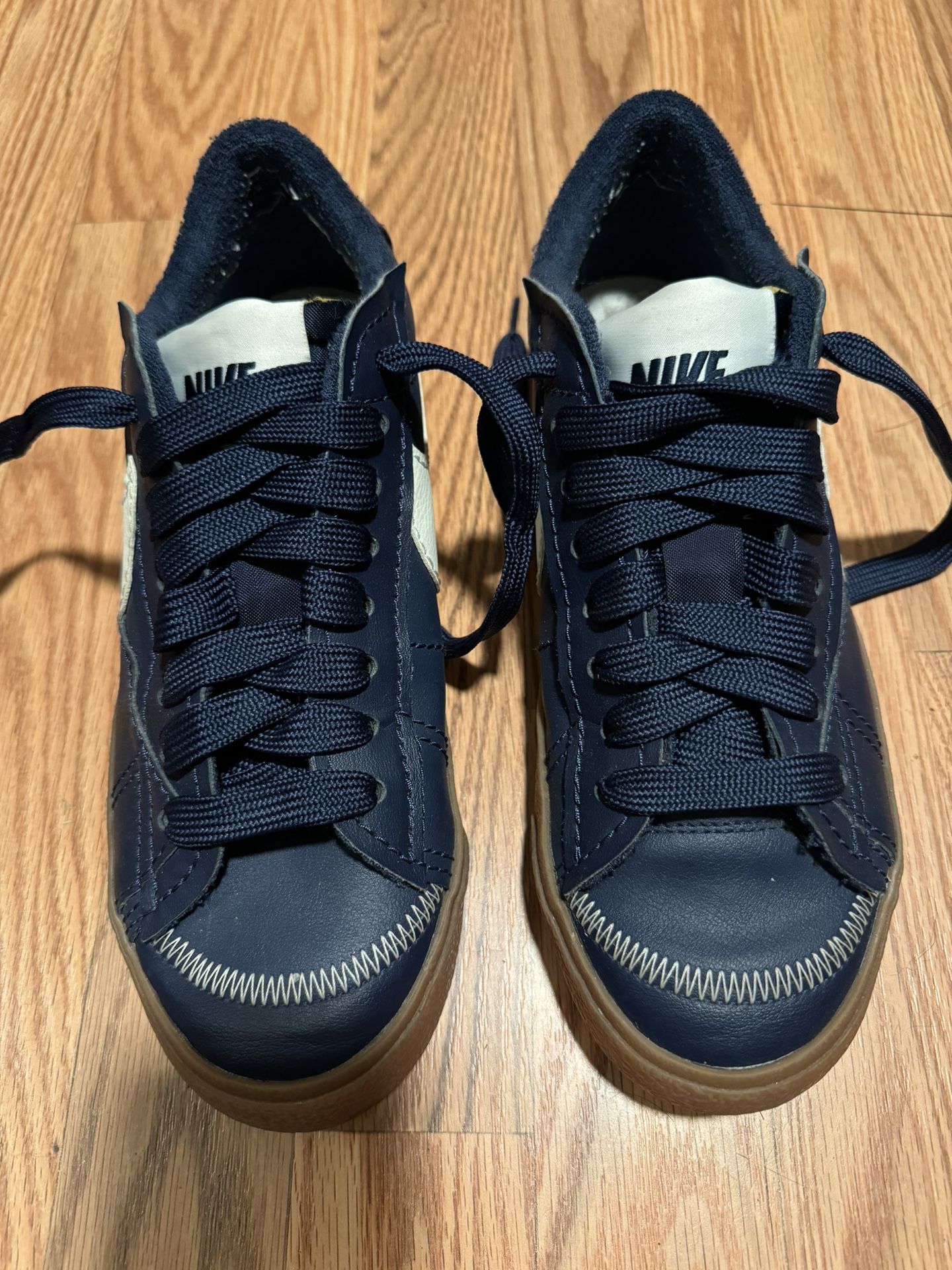 Nike Blazer Low 77  Size 9