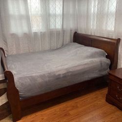 Queen Bed Set