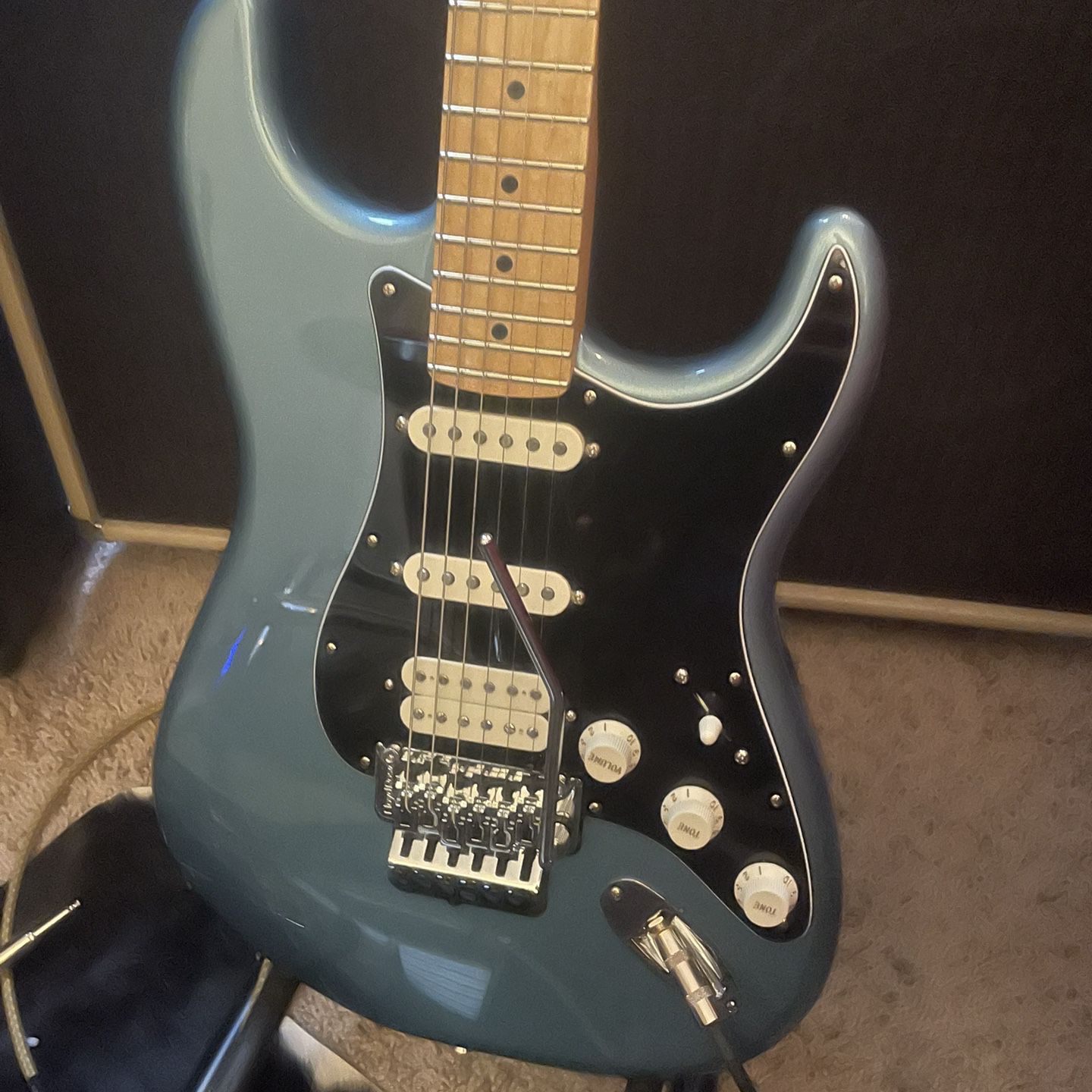 $500 Fender Stratocaster. Priced Lowered For The Next 2 Days Only