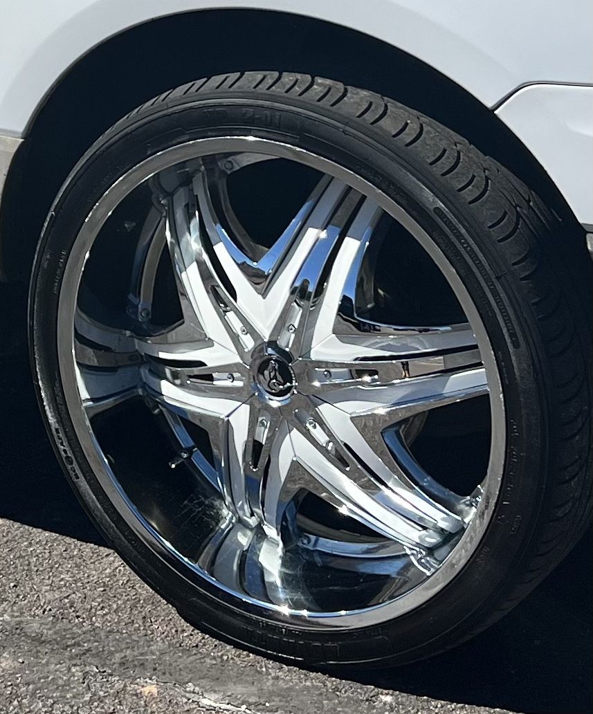 26 Inch Diablo Elite Chrome Rims w/ White Inserts & Tires