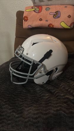 Schutt youth large football helmet