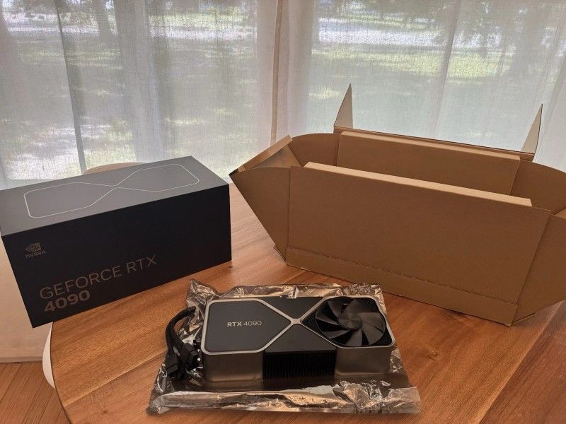 NVIDIA GeForce RTX 4090 FE Founders Edition 24GB GDDR6X Graphics Card w/ GPU Box.