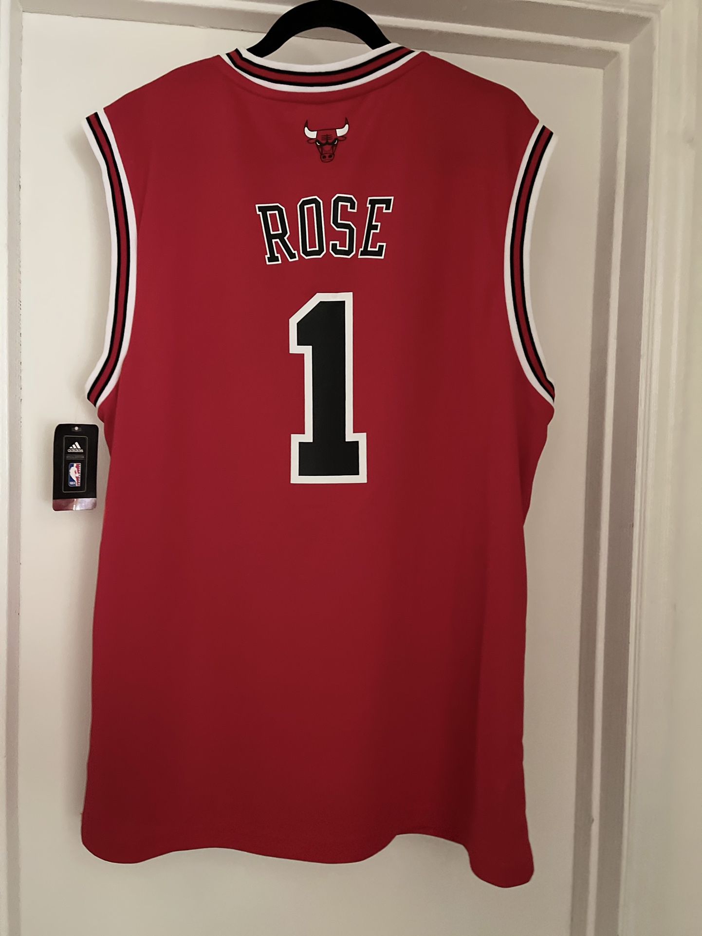Derrick Rose #1 Chicago Bulls NBA Basketball Jersey Adidas Youth Large  Length +2 for Sale in Davenport, FL - OfferUp