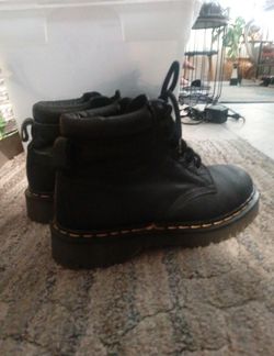 Never Worn Vintage Doc Martens Size Men's 6, Women's Size 8