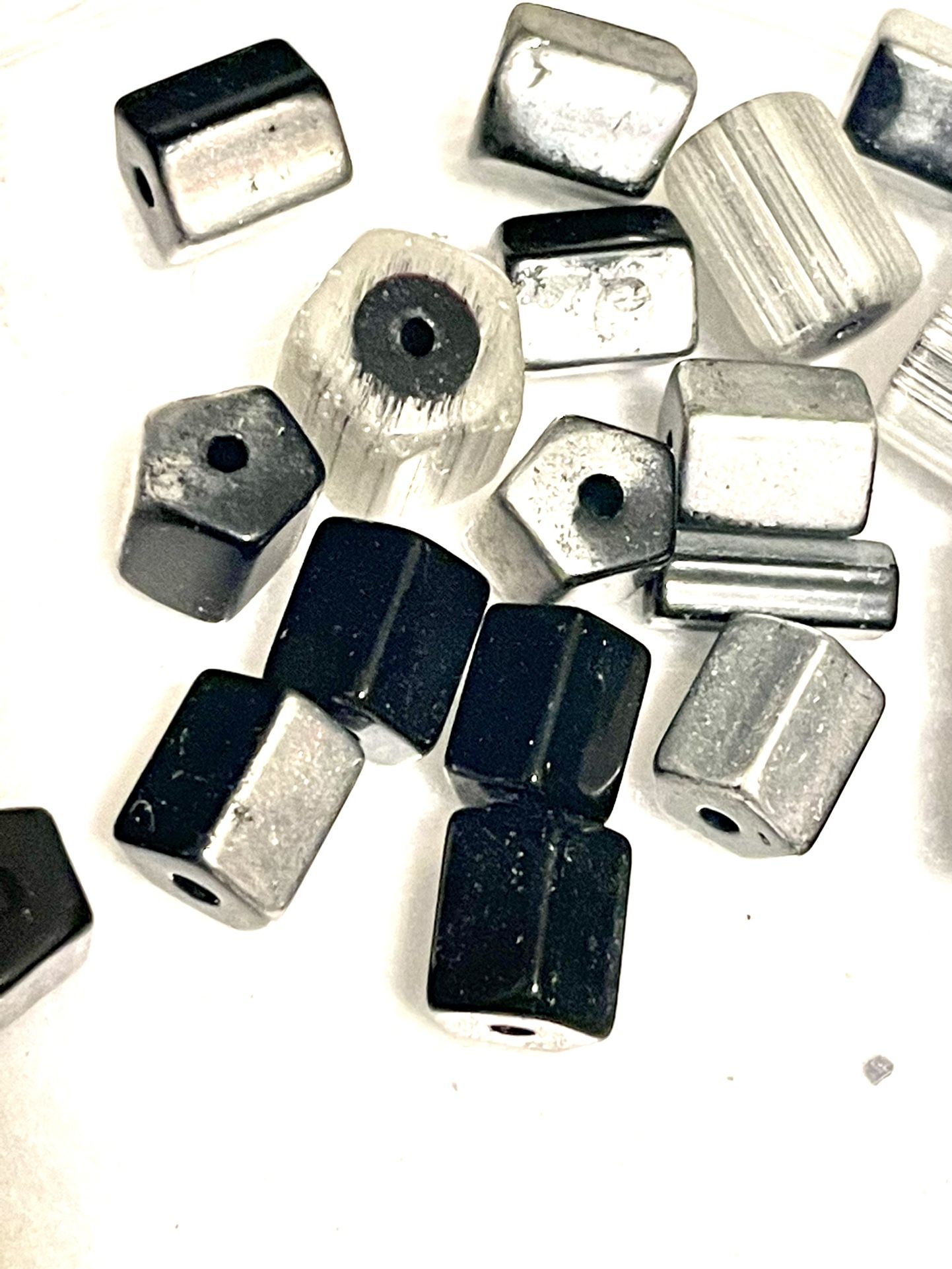 24 Black & Silver Resin Beads