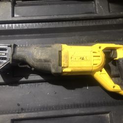 DEWALT corded Reciprocating Saw DWE305