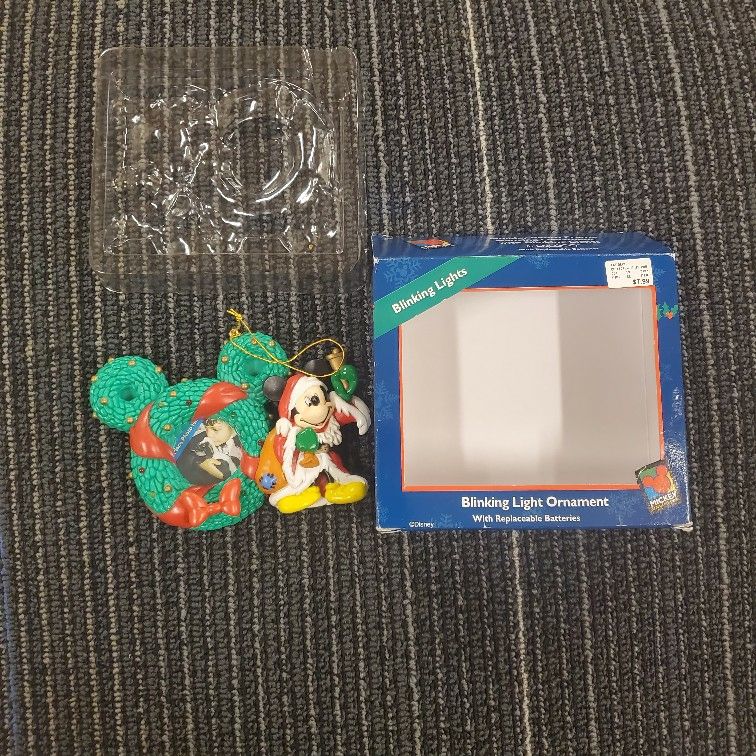 Disney Unlimited Enesco MICKEY MOUSE CHRISTMAS FRAME~ Blinking Light Ornament