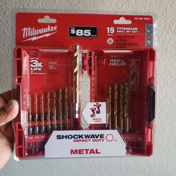19 Pc Milwaukee Titanium Drill Bit Set