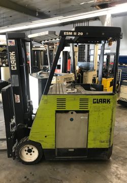 Clark esmii 20 forklift