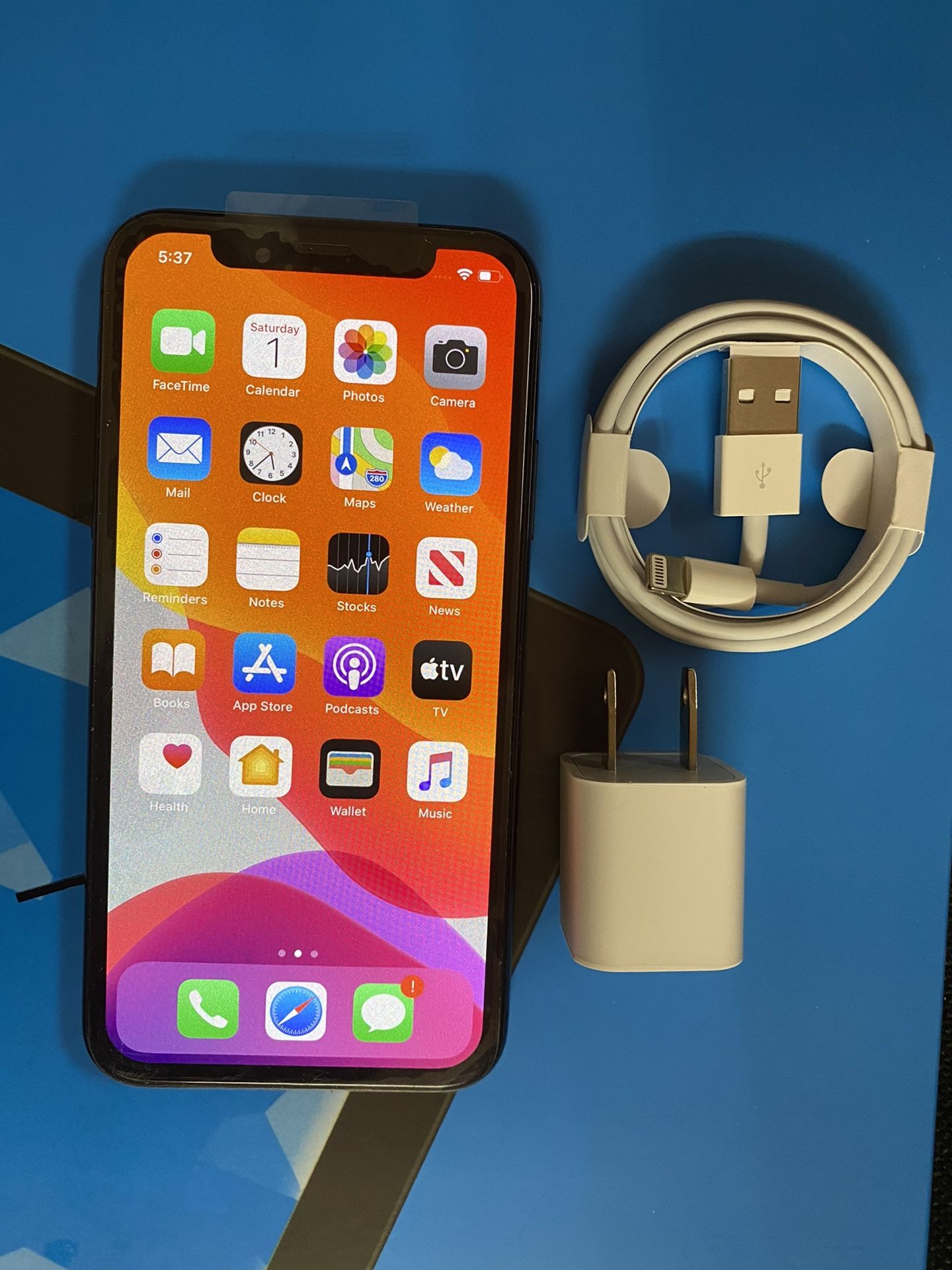 Factory unlocked apple iphone X 64 gb, store warranty!