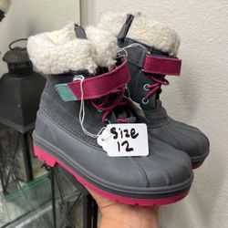 Brand new little girls snow boots size 12 $25 pick up little Tokyo in downtown LA