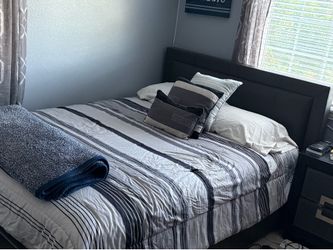 Bedroom set