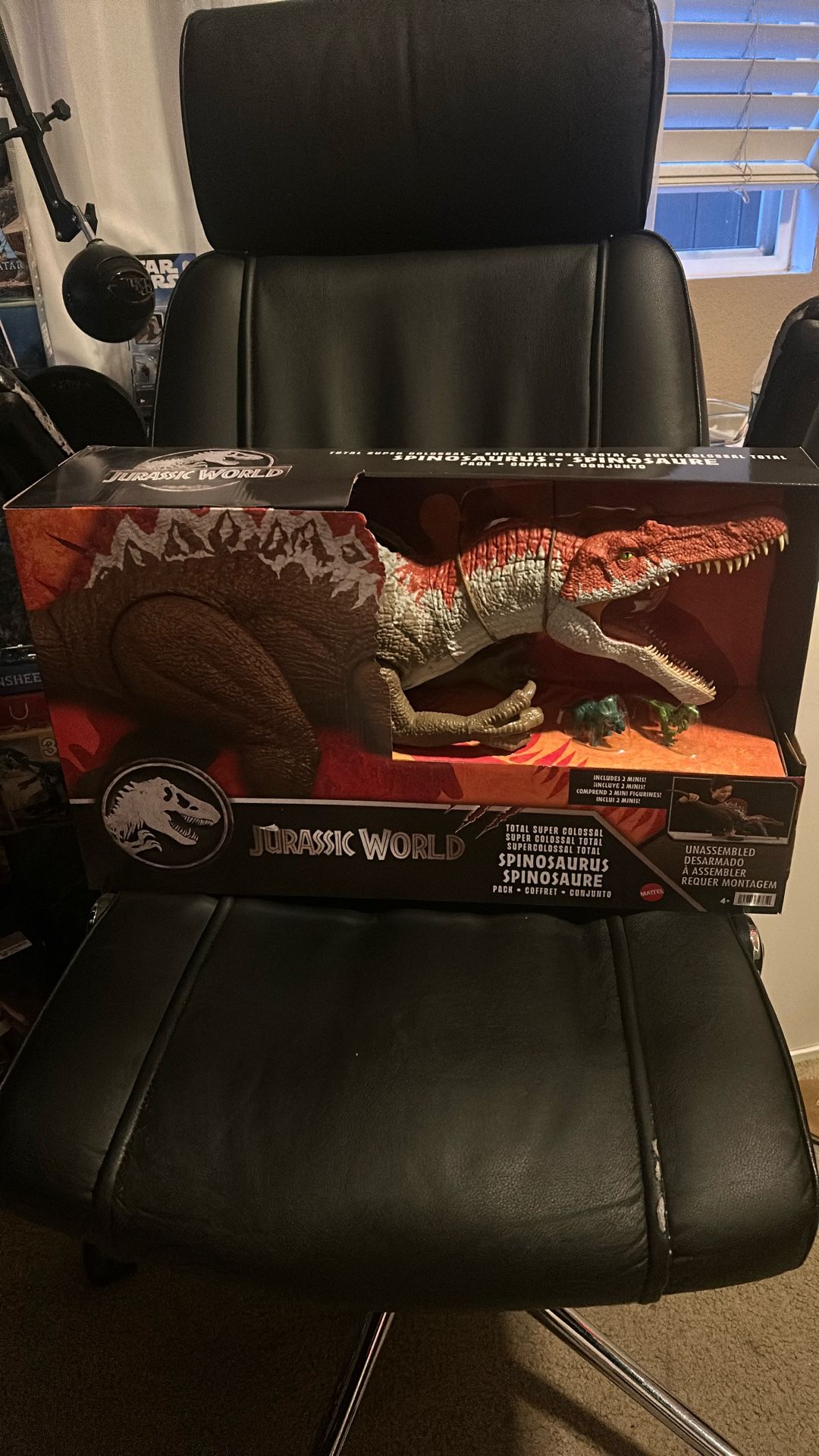 SUPER COLOSSAL SPINOSAURUS JURASSIC WORLD