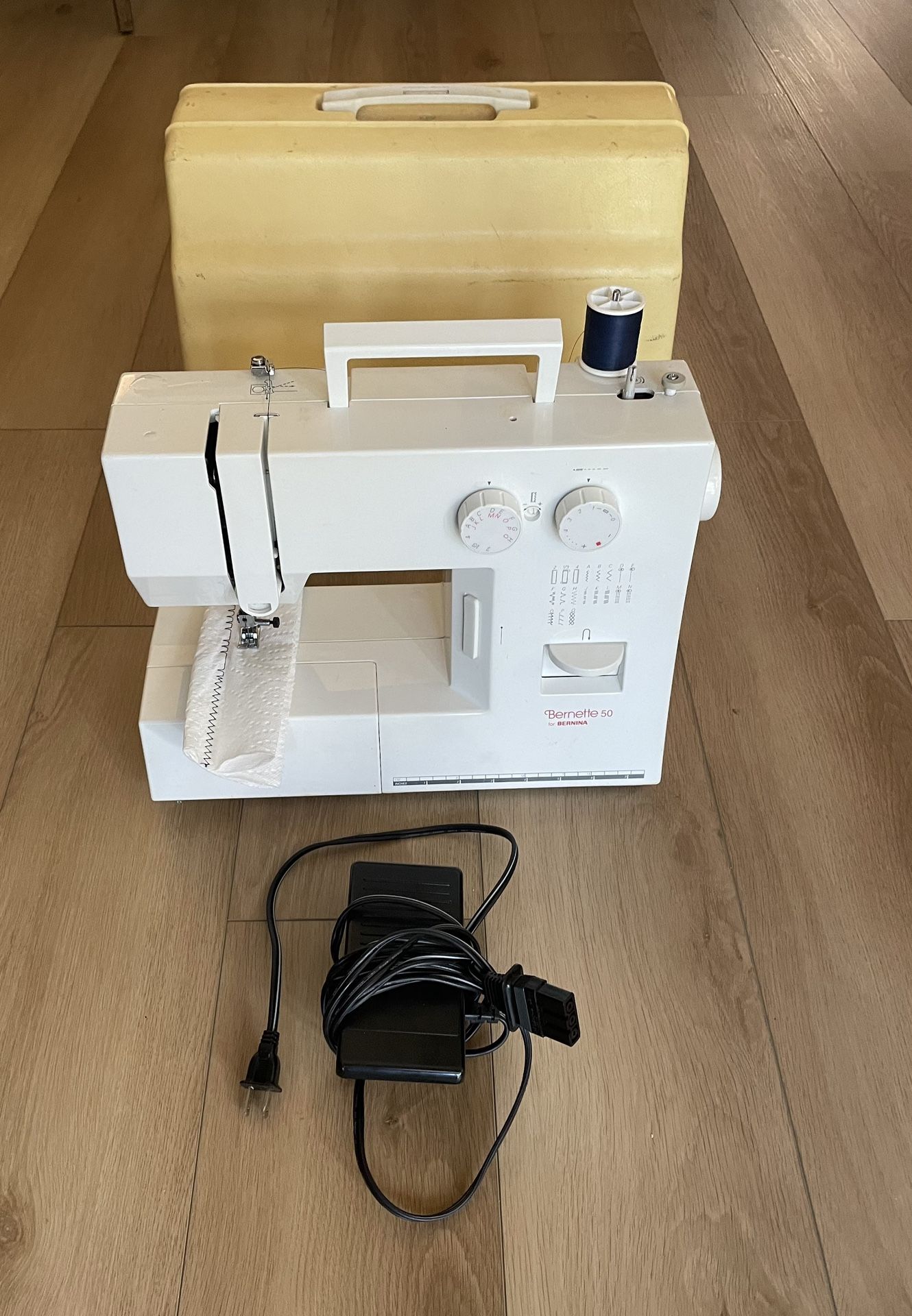 BERNINA BERNETTE FREE ARM SEWING MACHINE